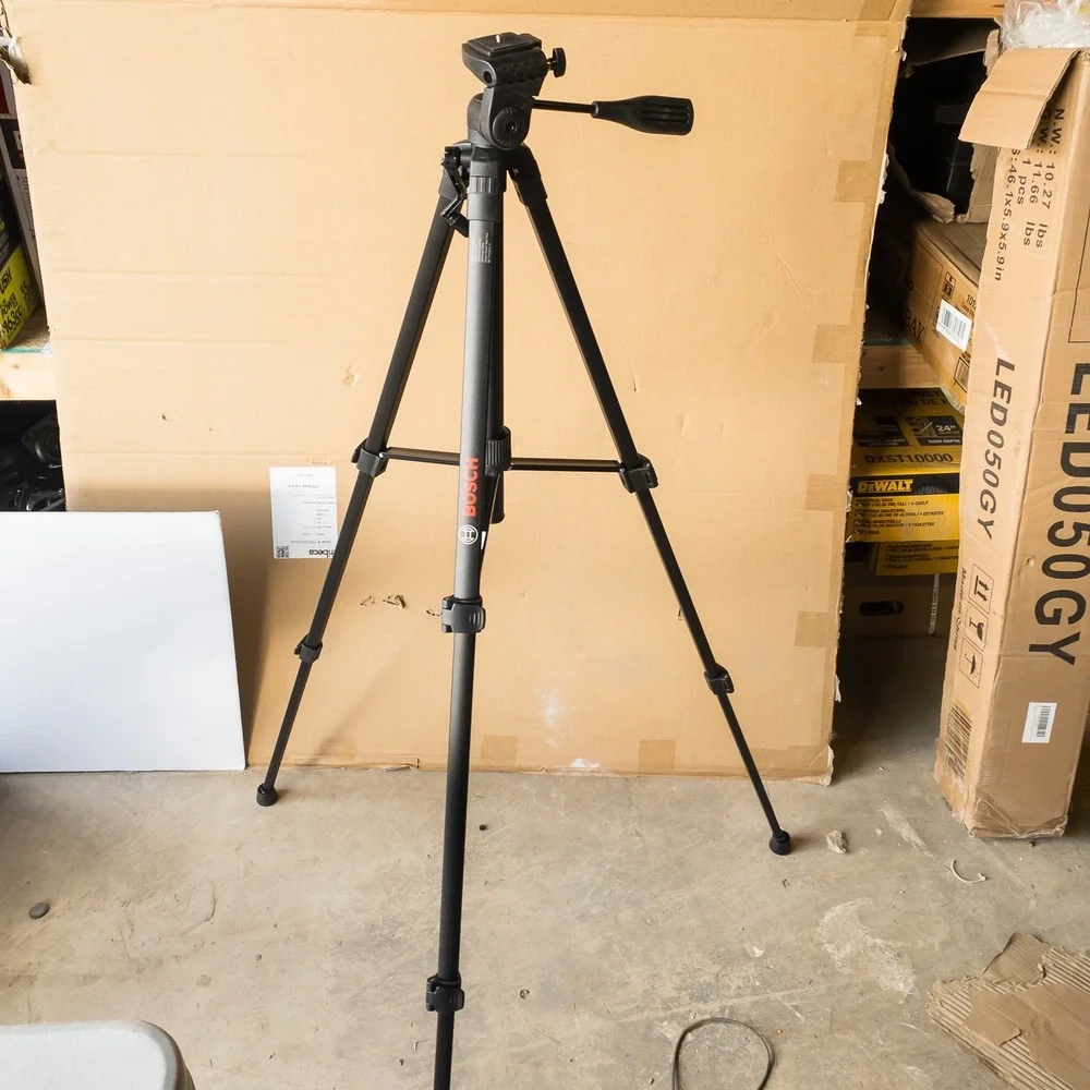 Bosch BT150 Compact Extendable Tripod With Adjustable Legs Brand New